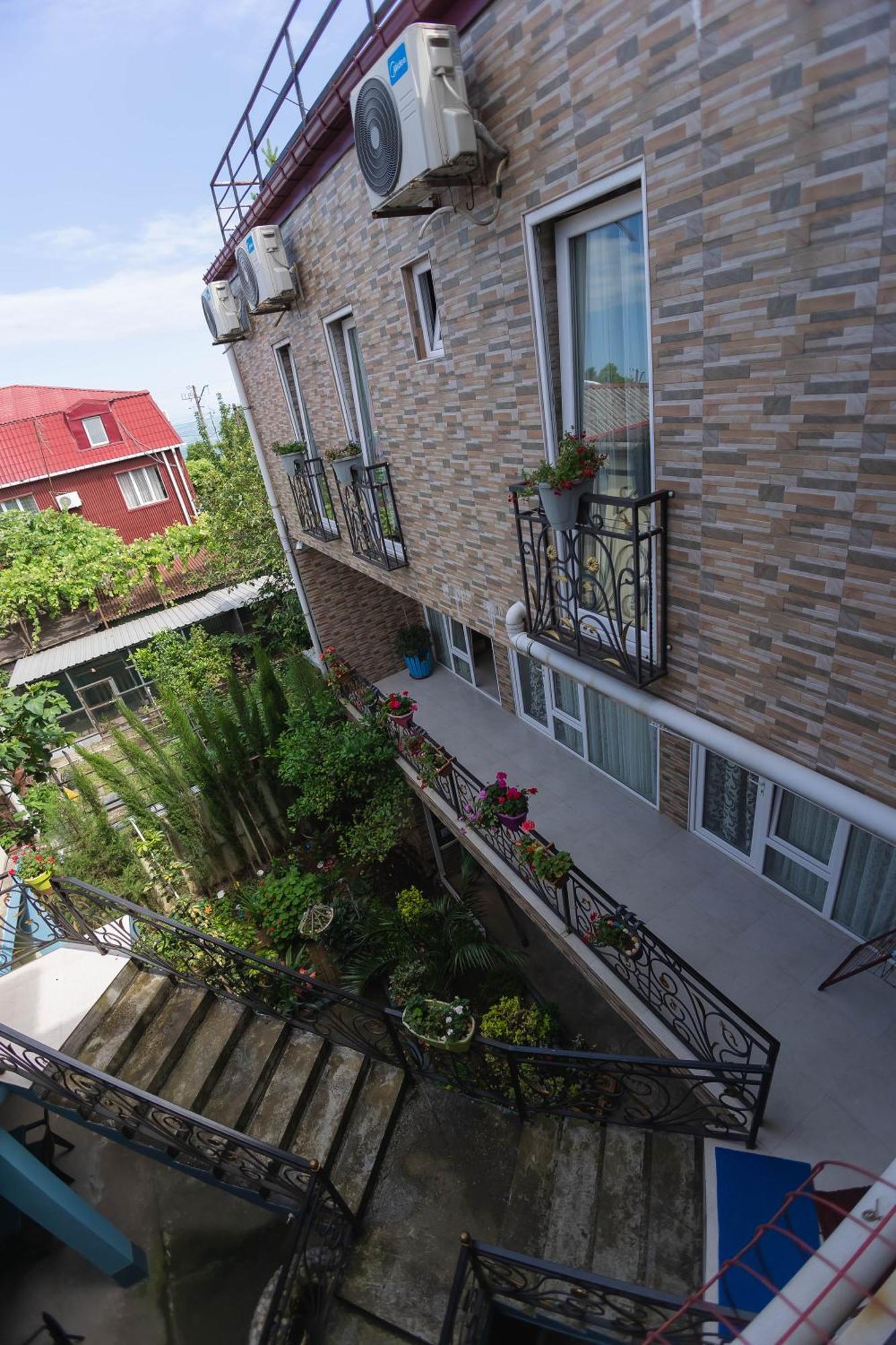 Guest House Ocean Force Batumi Ngoại thất bức ảnh