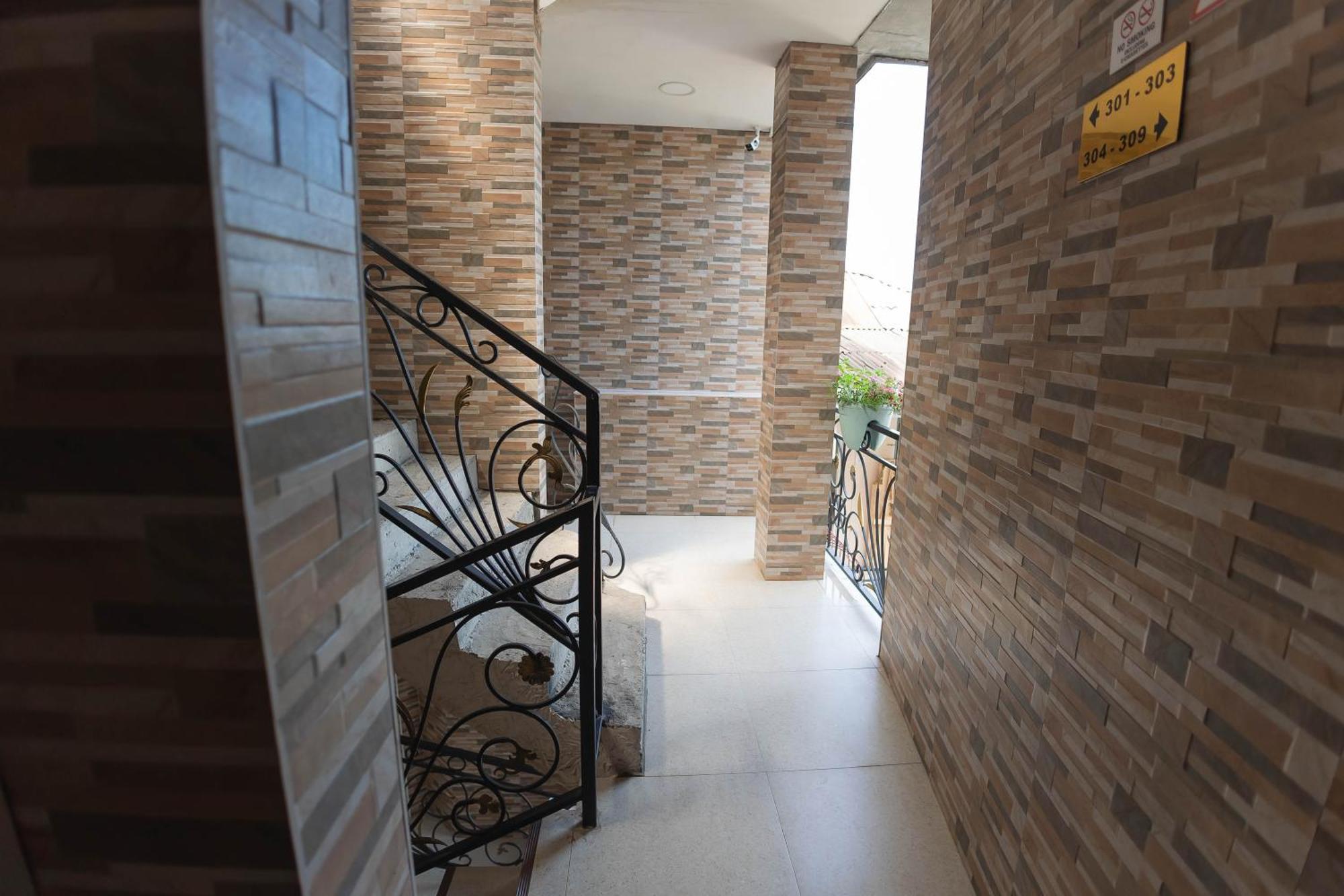 Guest House Ocean Force Batumi Ngoại thất bức ảnh