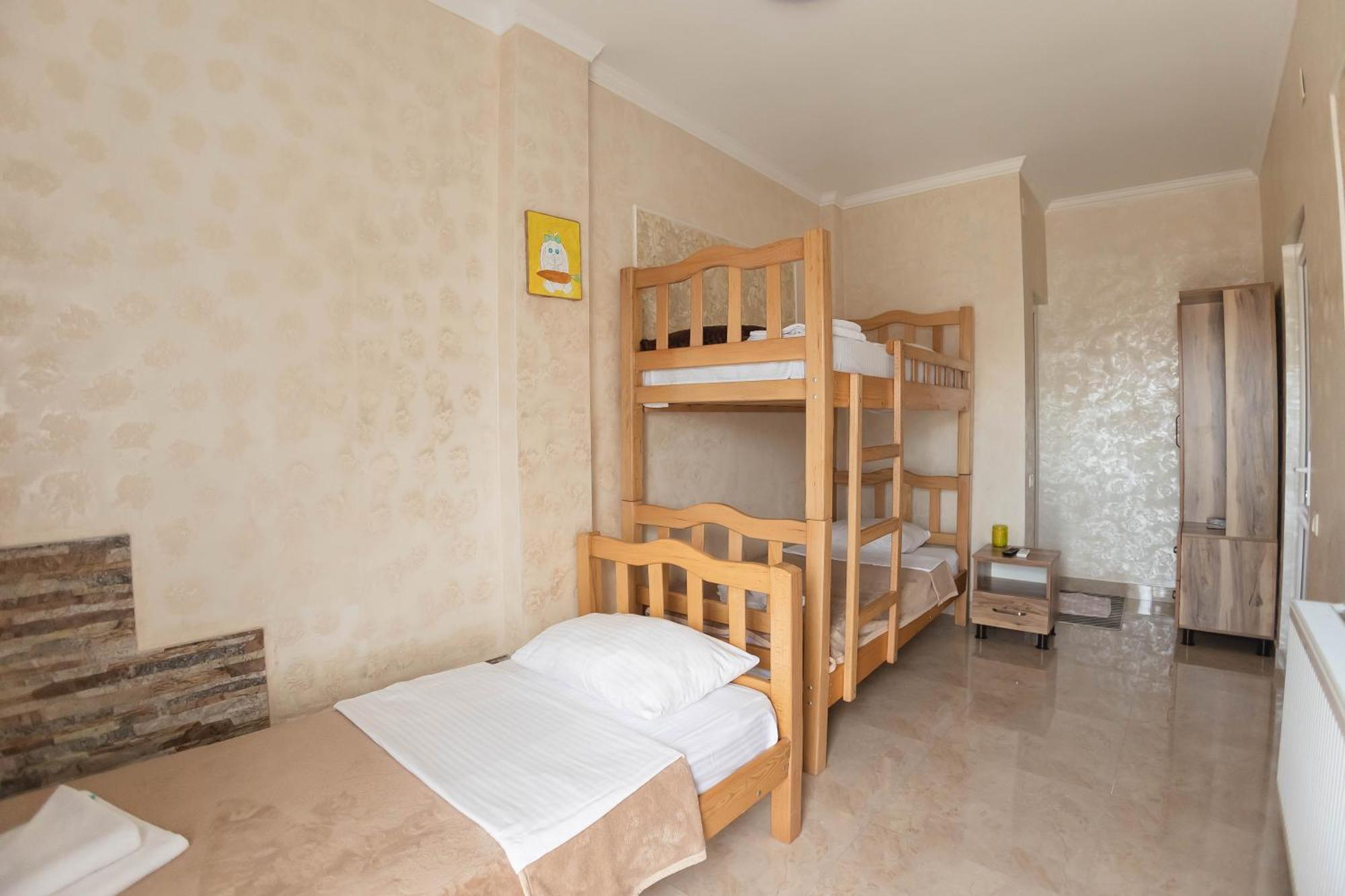 Guest House Ocean Force Batumi Ngoại thất bức ảnh