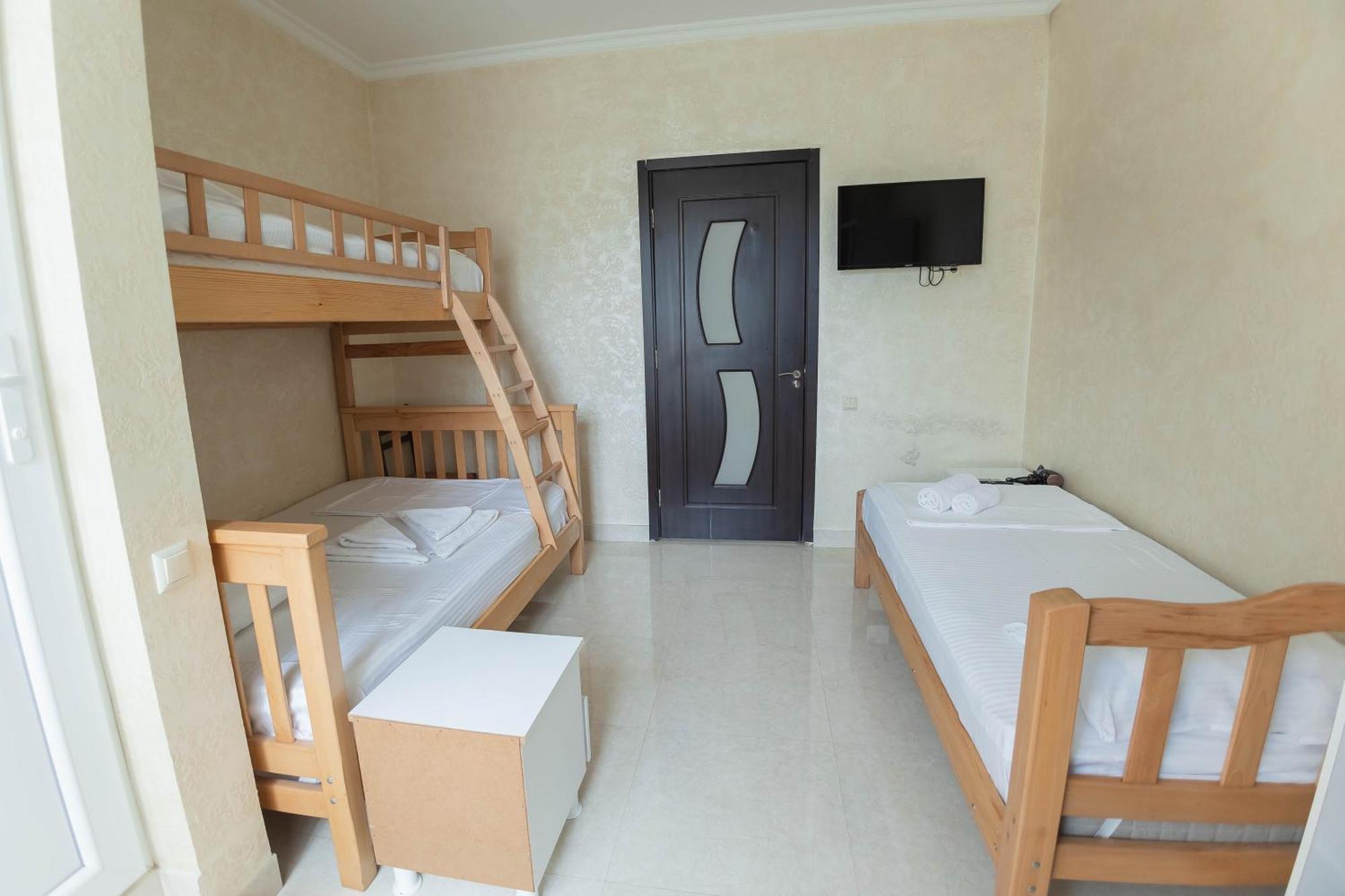 Guest House Ocean Force Batumi Ngoại thất bức ảnh