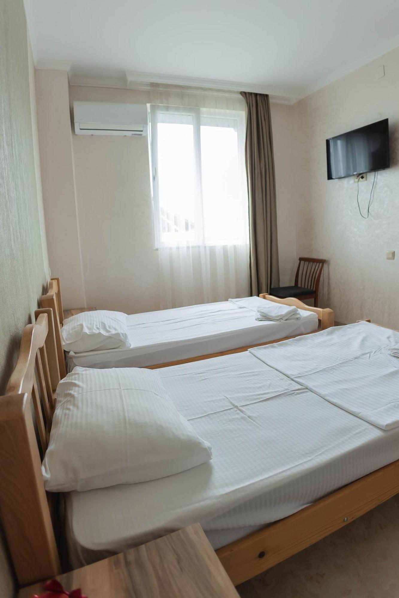 Guest House Ocean Force Batumi Ngoại thất bức ảnh